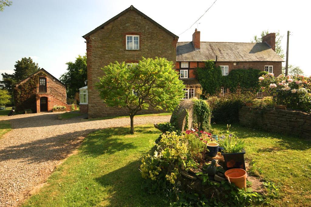レオミンスター Hills Farm Bed & Breakfast エクステリア 写真