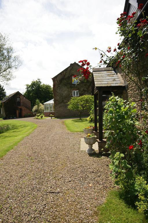 レオミンスター Hills Farm Bed & Breakfast エクステリア 写真