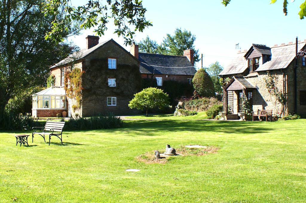 レオミンスター Hills Farm Bed & Breakfast エクステリア 写真
