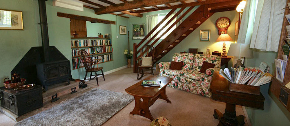 レオミンスター Hills Farm Bed & Breakfast エクステリア 写真