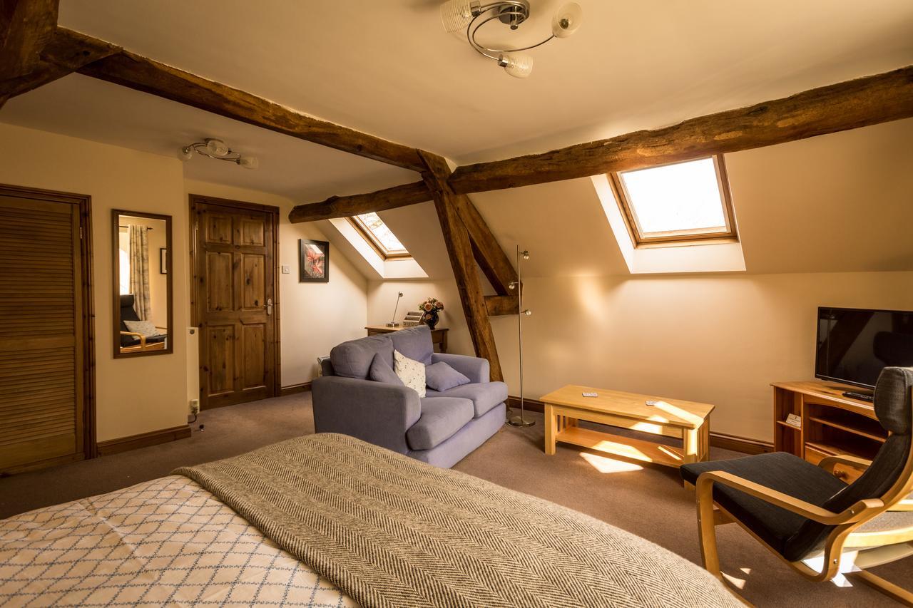 レオミンスター Hills Farm Bed & Breakfast エクステリア 写真