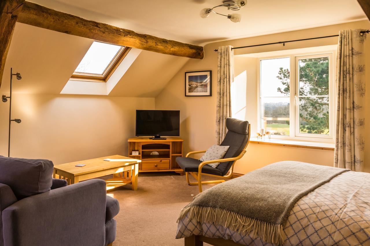 レオミンスター Hills Farm Bed & Breakfast エクステリア 写真