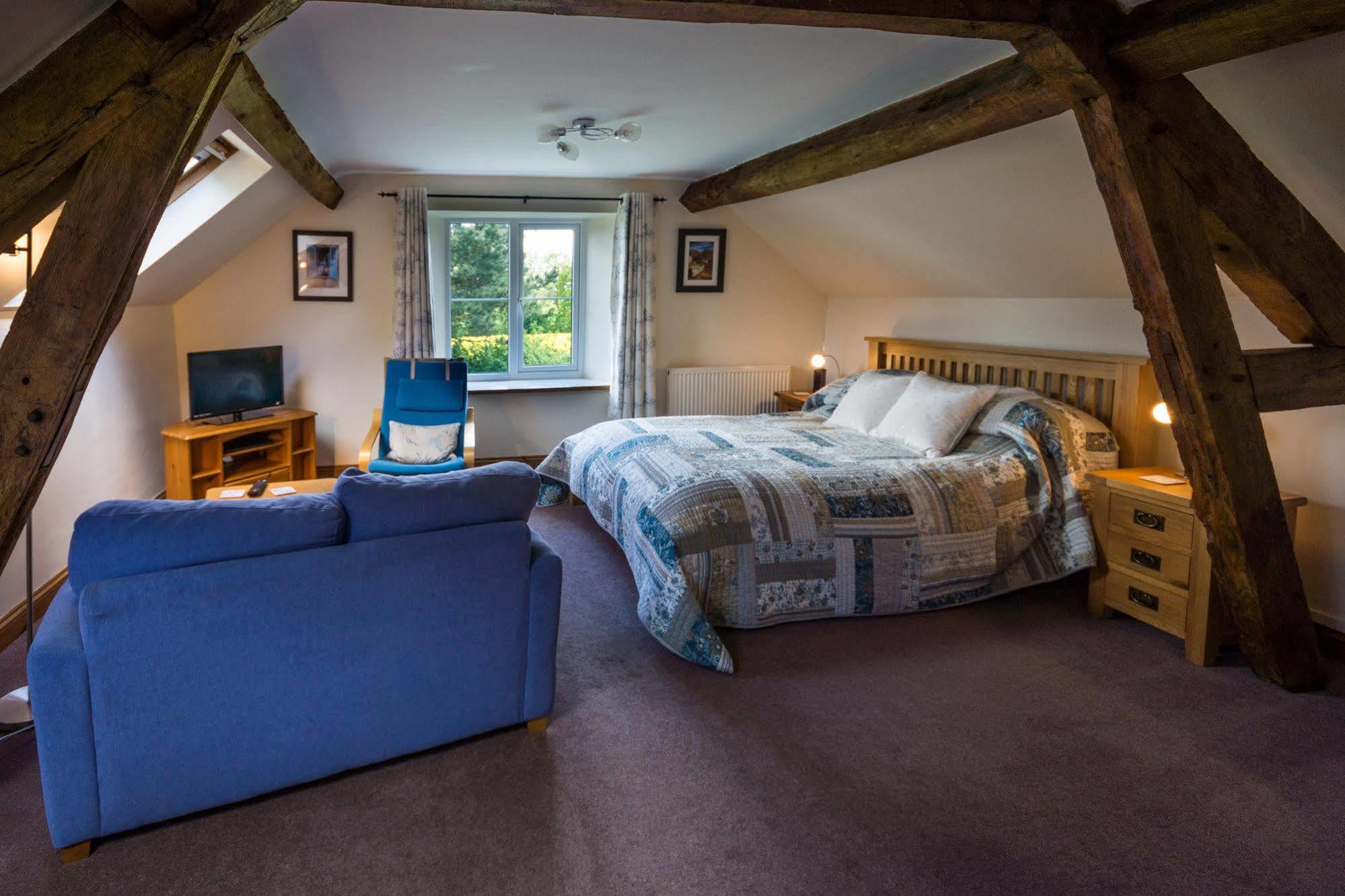 レオミンスター Hills Farm Bed & Breakfast エクステリア 写真