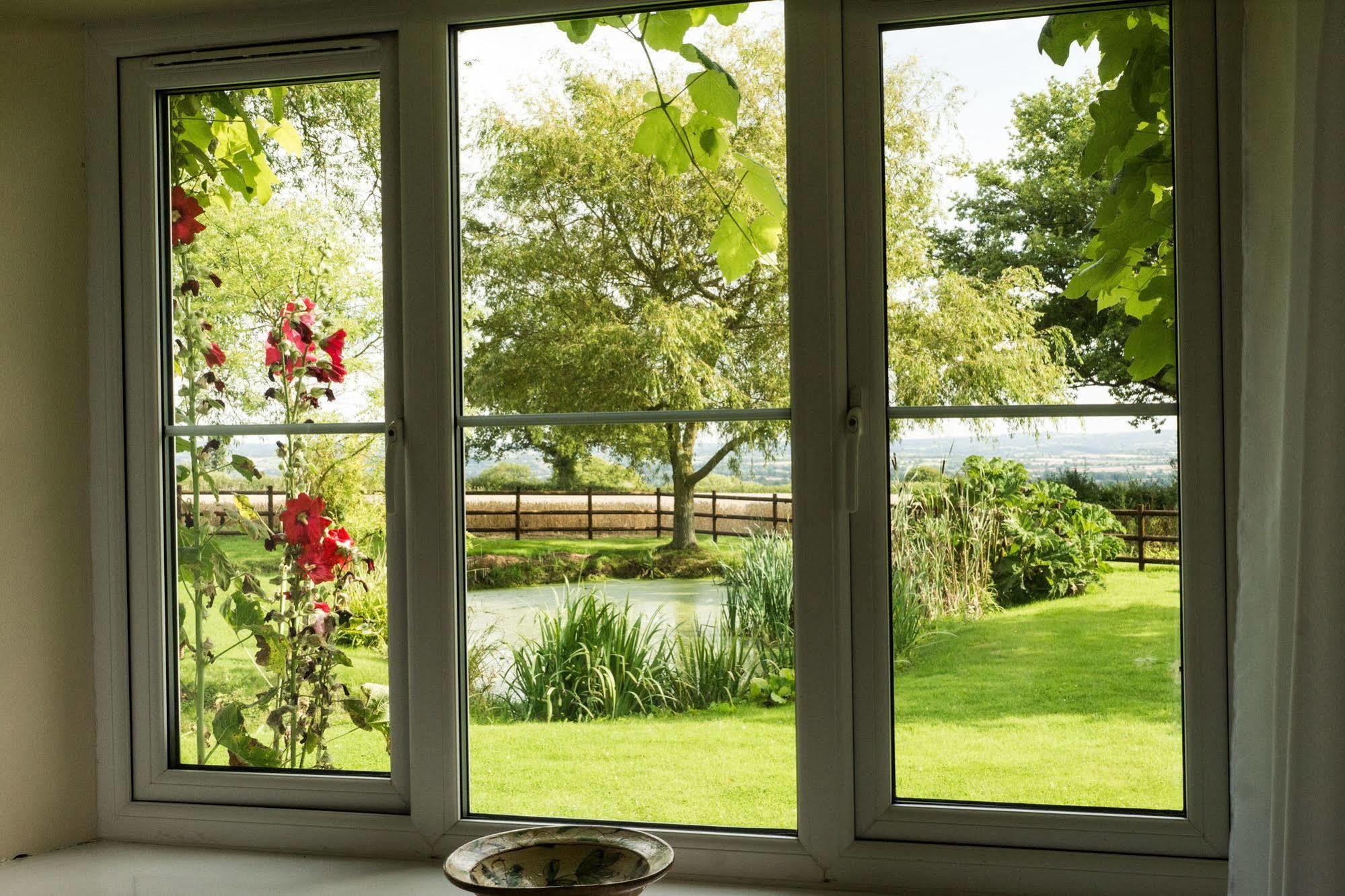 レオミンスター Hills Farm Bed & Breakfast エクステリア 写真