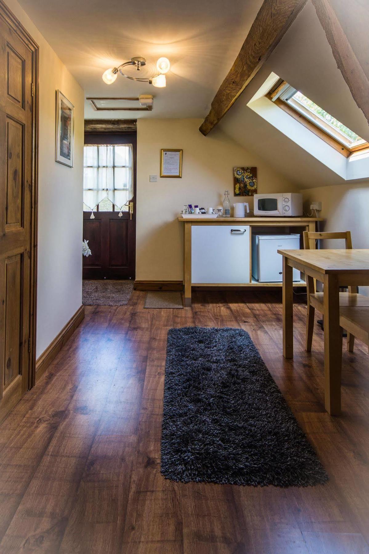 レオミンスター Hills Farm Bed & Breakfast エクステリア 写真